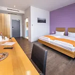 Amh Airport-messe-hotel Stuttgart Hotel Leura