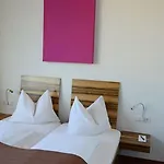 Amh Airport-messe-hotel Stuttgart Hotel Leura