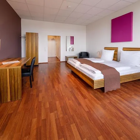 מלון Amh Airport-messe-hotel Stuttgart 3*