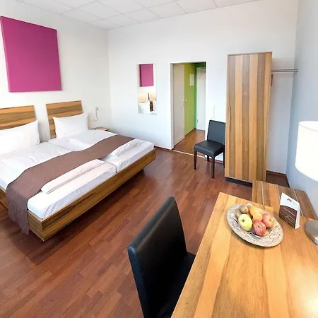 Amh Airport-messe-hotel Stuttgart מלון