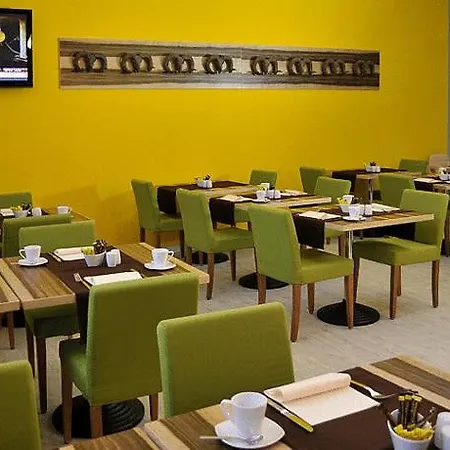 מלון Amh Airport-messe-hotel Stuttgart 3*